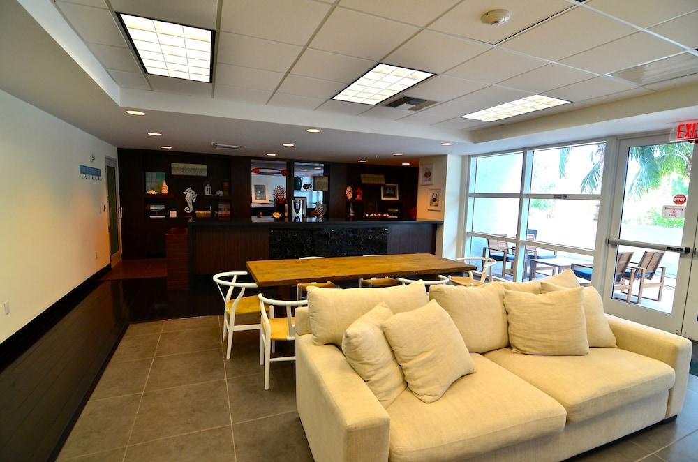 Riviera Luxury Living at River Oaks Marina and Tower photo 3