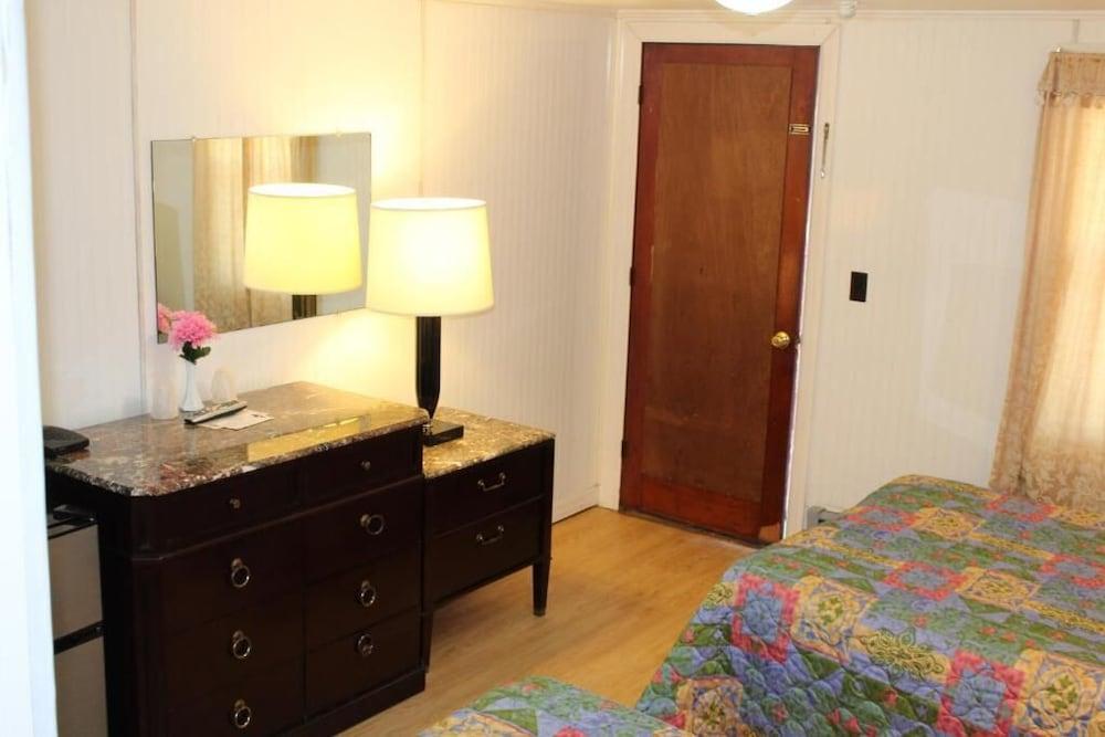 Royal Coach Motor Lodge photo 9