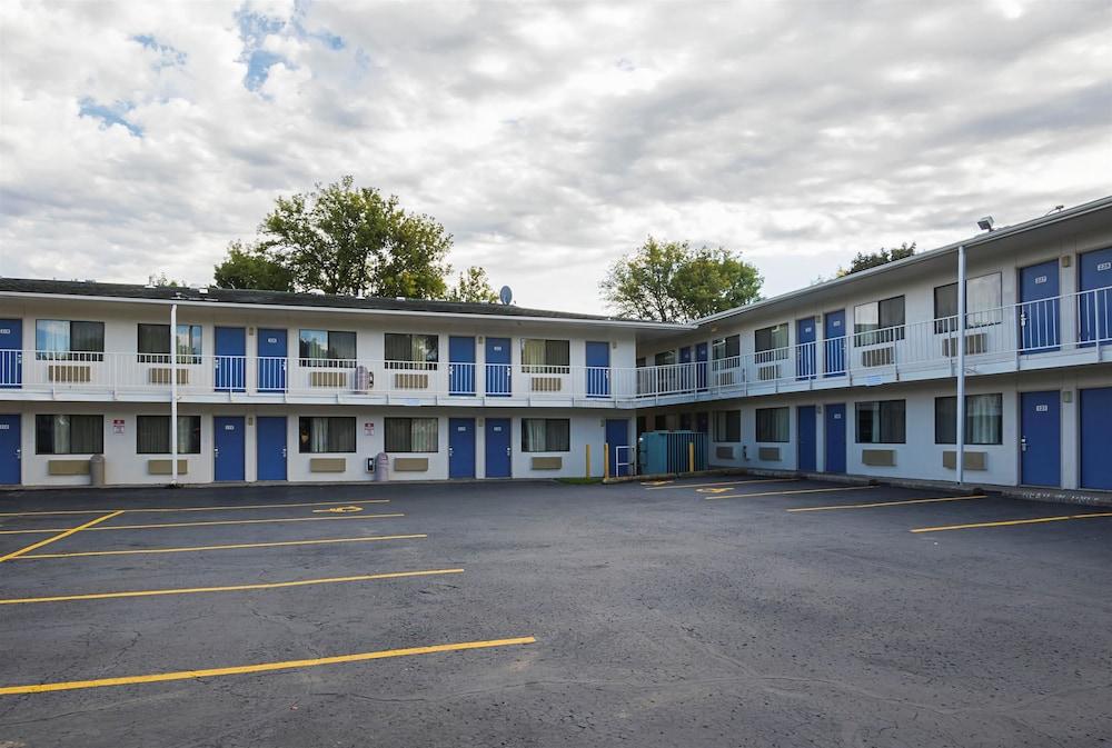 Motel 6 Rochester, MN photo 36