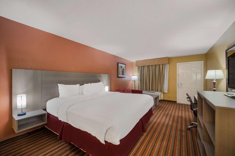 SureStay Hotel by Best Western Mt Pleasant photo 19