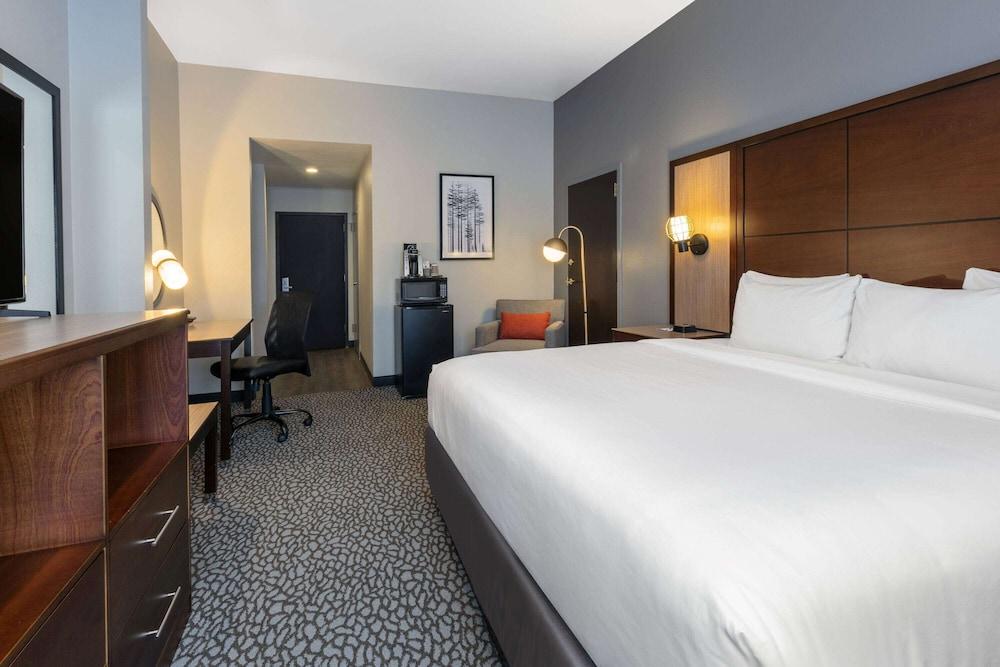 Wingate by Wyndham DFW / North Irving photo 55