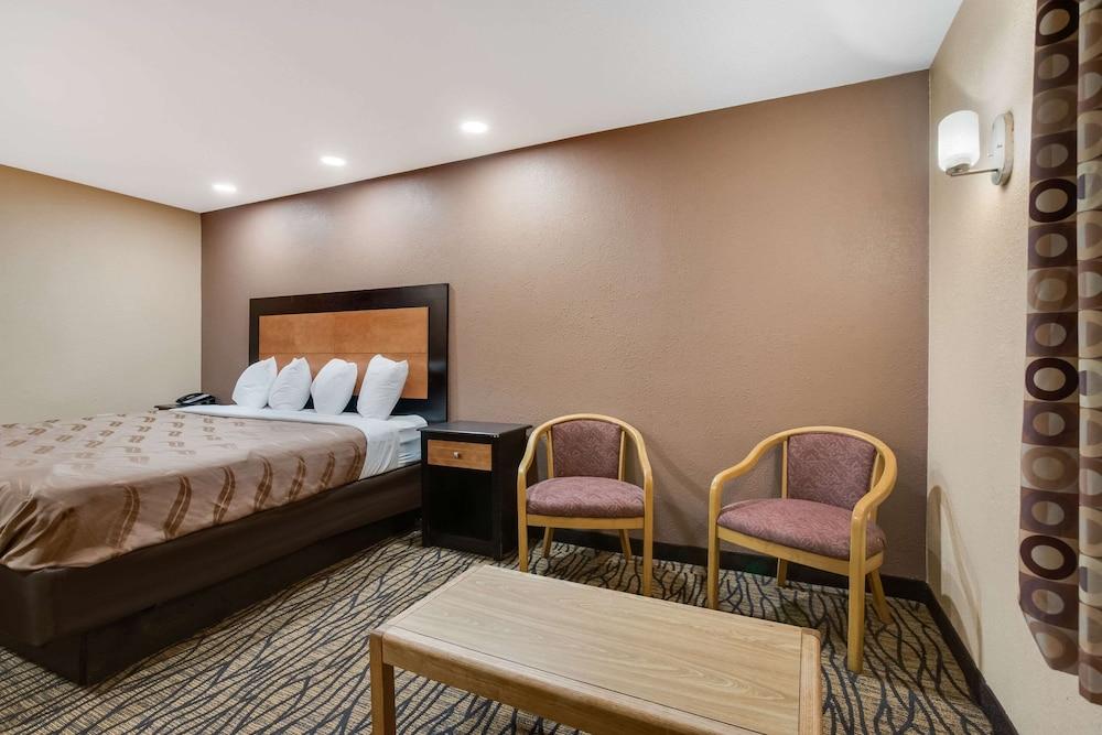 Quality Inn Lees Summit - Kansas City photo 18