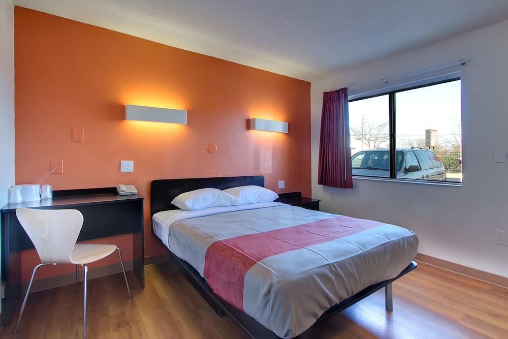 Motel 6 Capitol Heights, MD - Washington photo 10