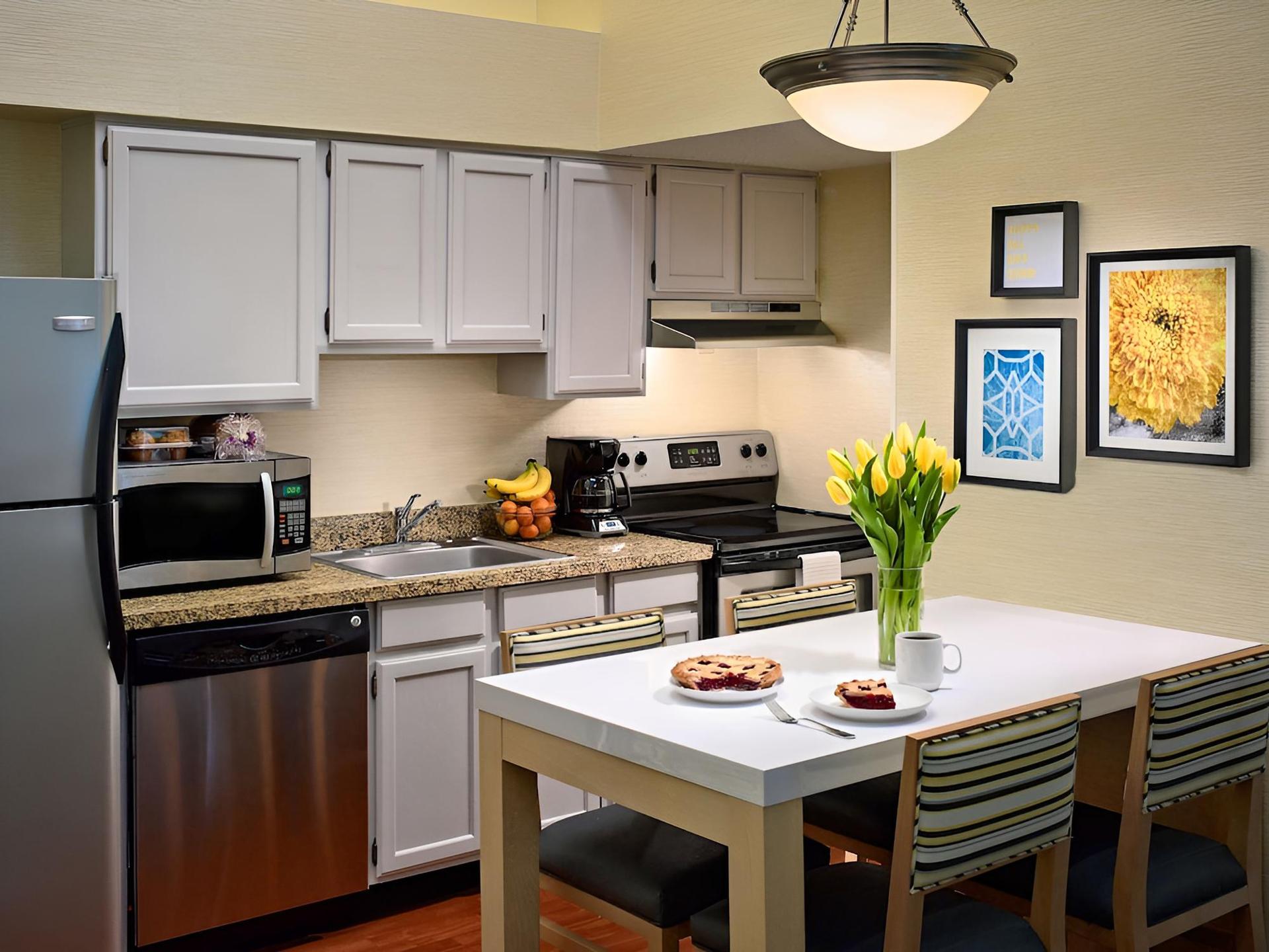 Sonesta ES Suites South Brunswick - Princeton photo 16