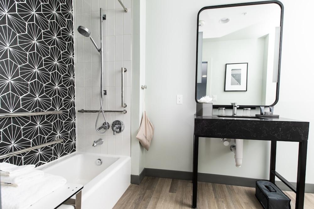 voco The Darwin Atlanta Midtown by IHG photo 39