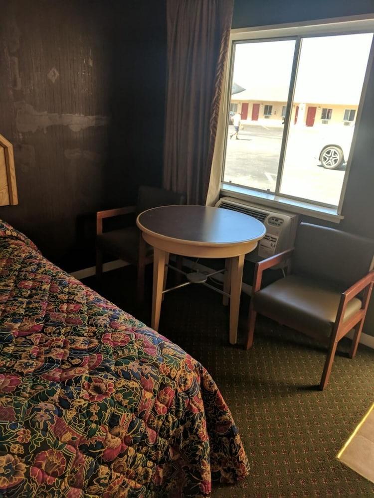 Budget Motor Lodge photo 17