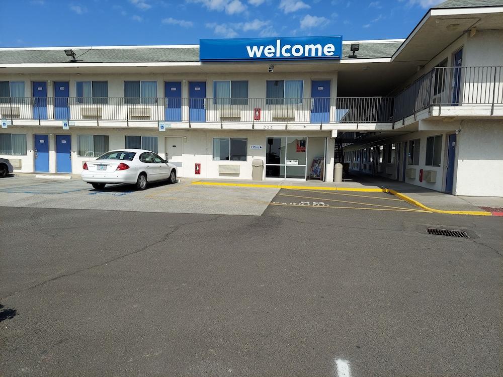 Motel 6 Pendleton, OR photo 42