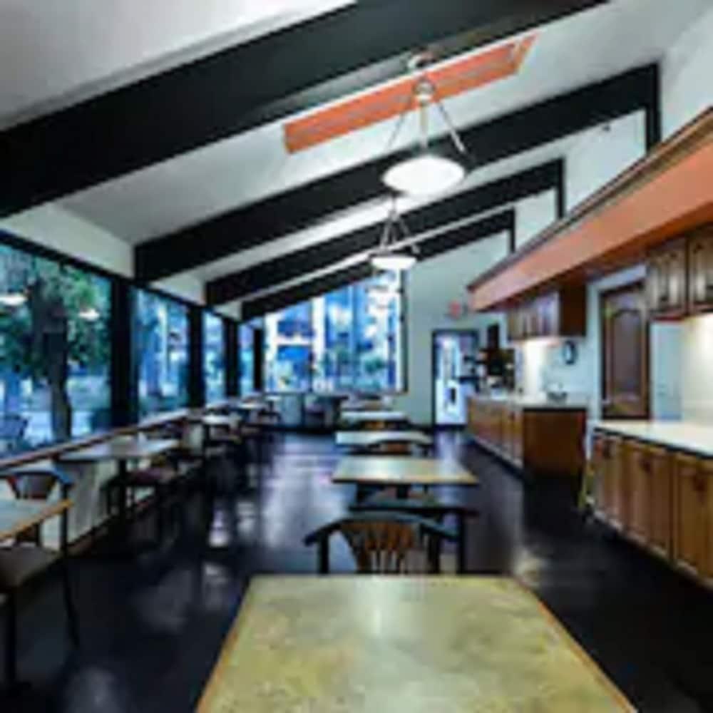 Motel 6 Ontario, CA - Convention Center - Airport photo 32