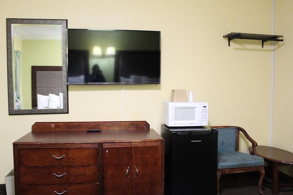 Double N Motel photo 8