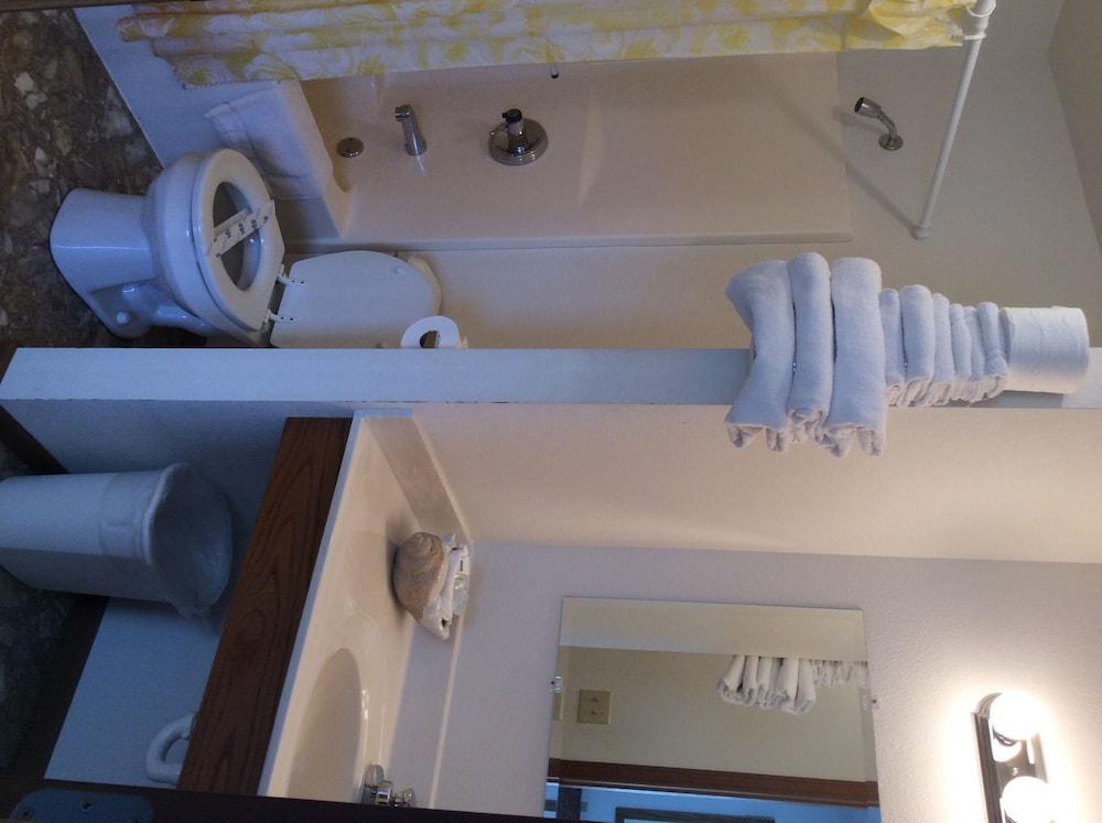 Spring Hill Motel photo 51