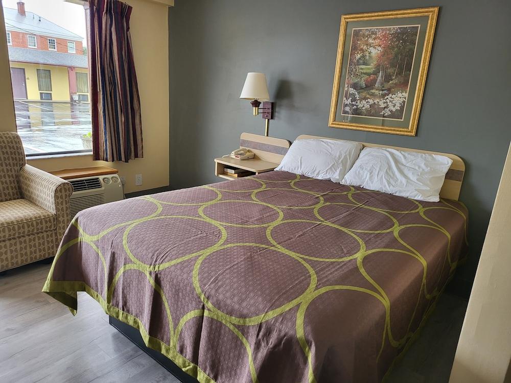 Budget Host Inn Bristol photo 37