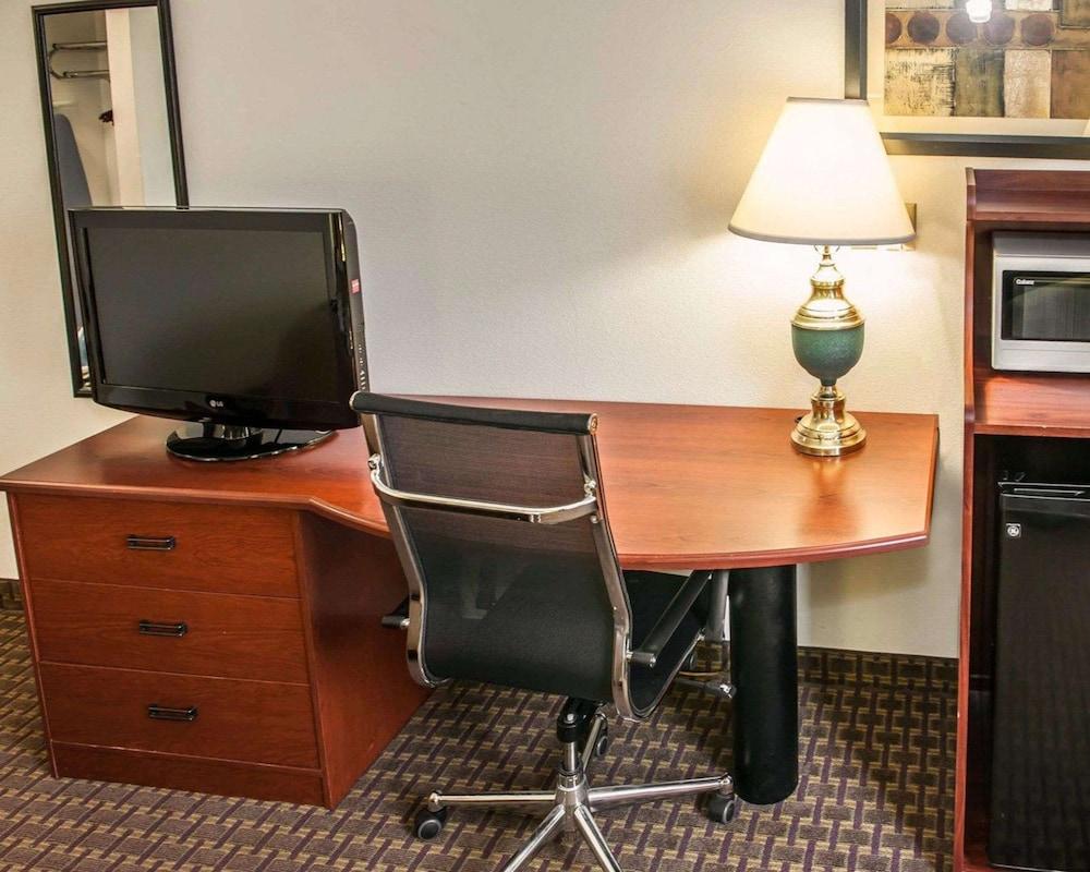 Sleep Inn South Bend Airport photo 24