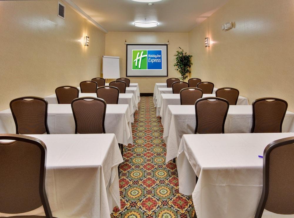 City Express By Marriott Rancho Cucamonga photo 10
