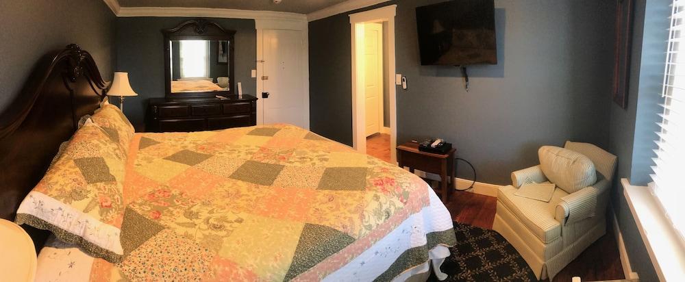 Stottsville Inn photo 61
