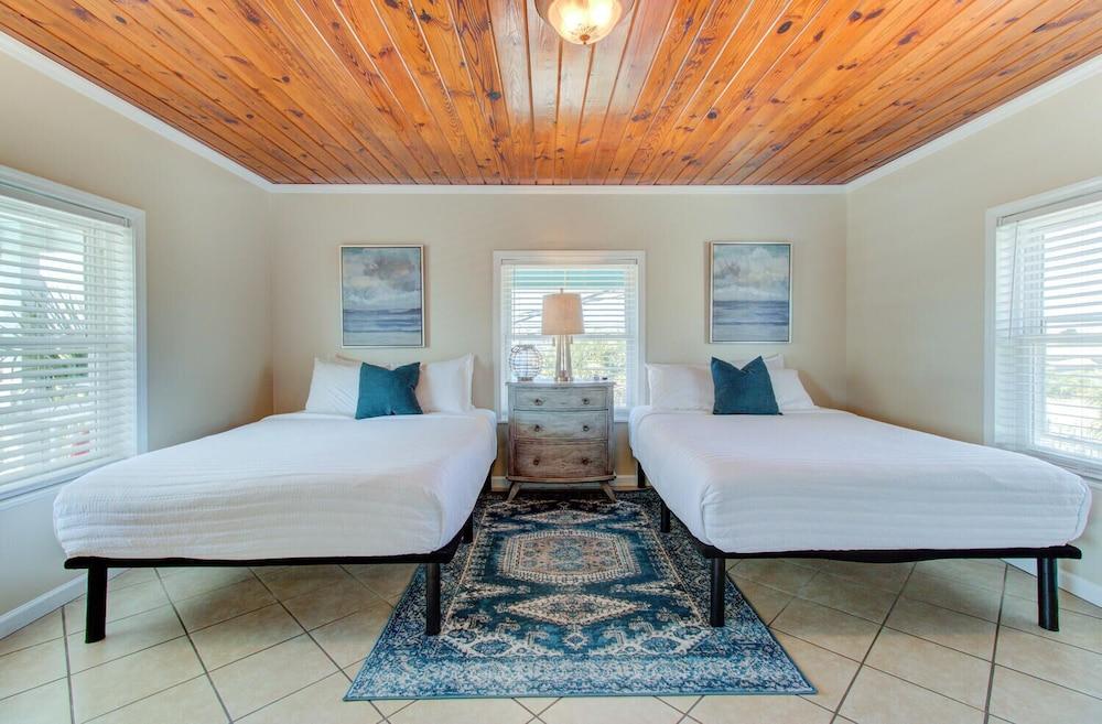 SeaWitch Motel photo 43
