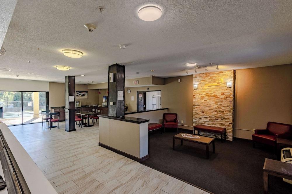 Clarion Pointe photo 4