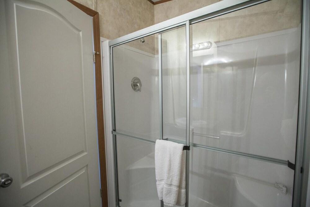 Cuero Oilfield Housing photo 35