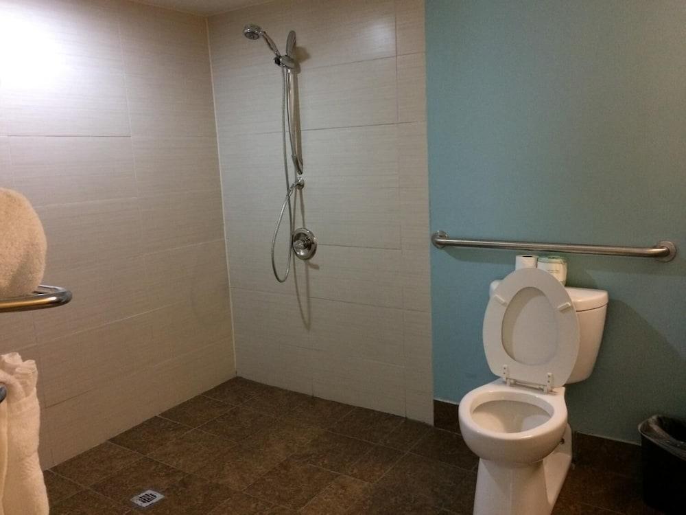 Econo Lodge photo 12