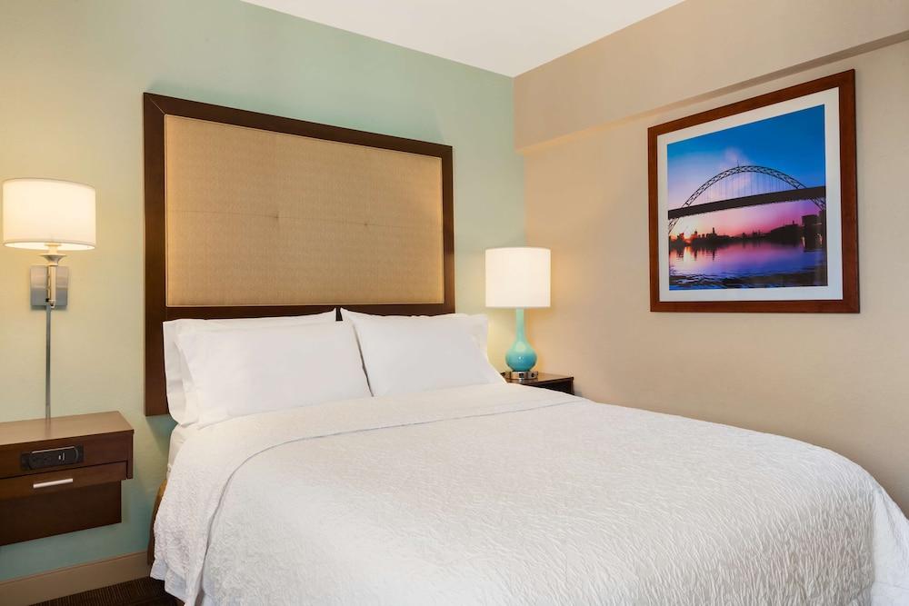 Hampton Inn Clackamas photo 22
