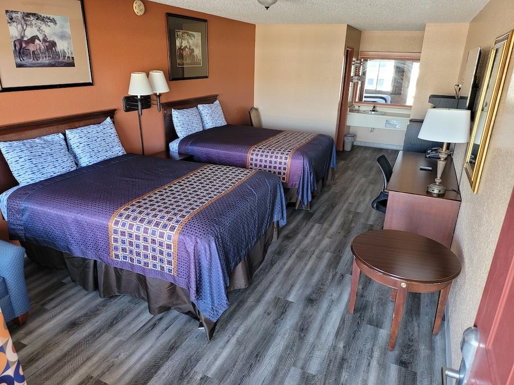 Budget Host Inn Eastland photo 6