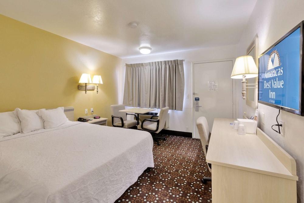 Americas Best Value Inn Amarillo Airport photo 14