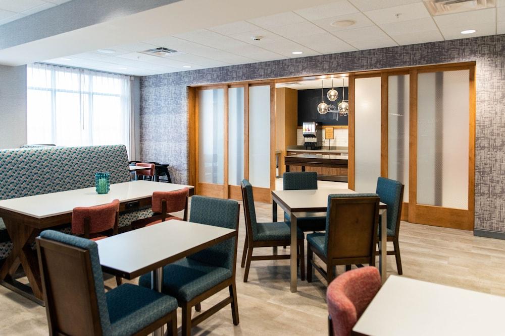 Hampton Inn Paris photo 9