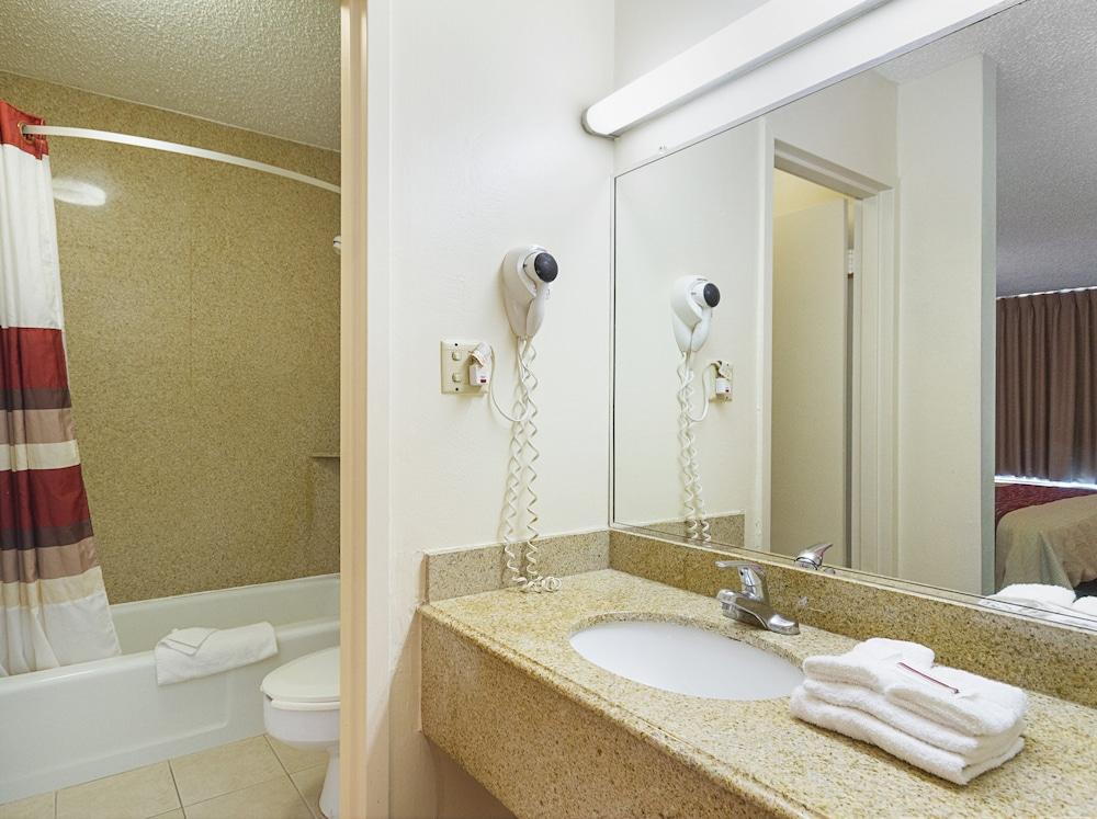 Red Roof Inn Montgomery - Midtown photo 17