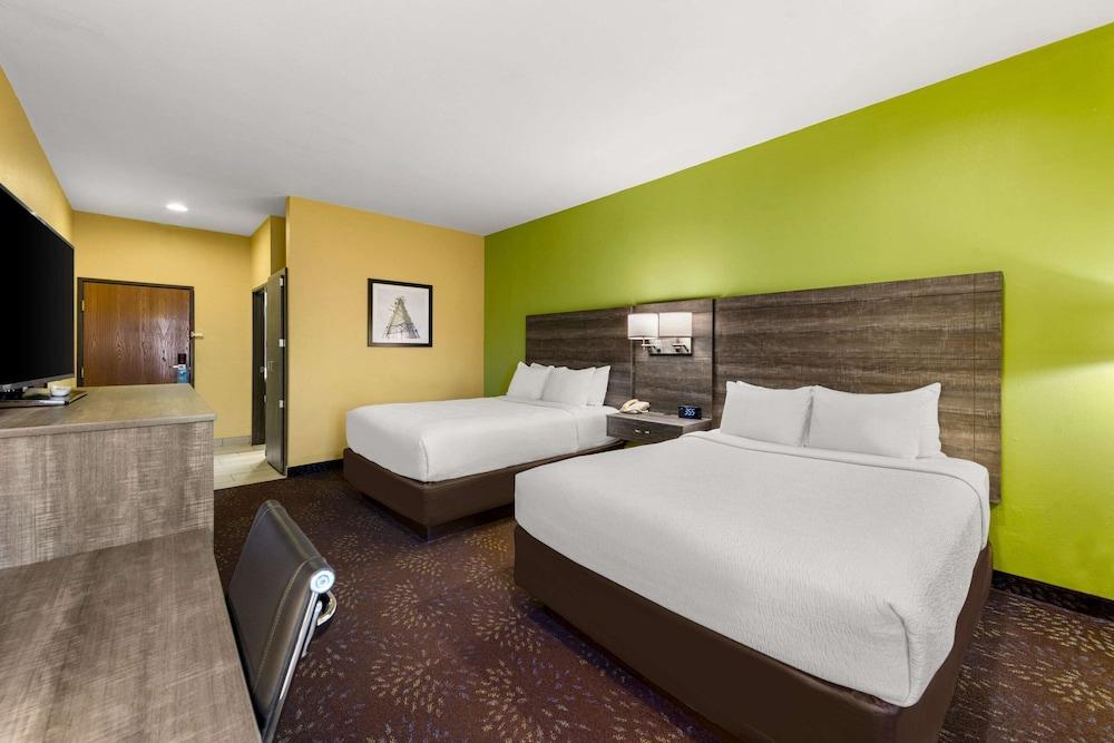 Quality Inn Warrensburg photo 18