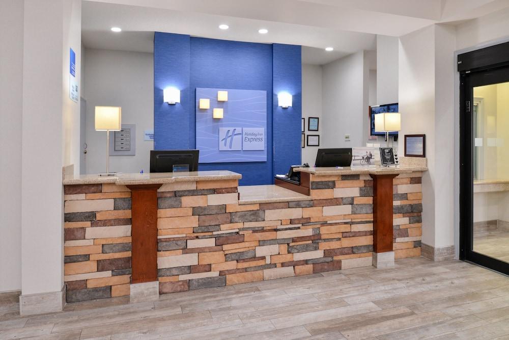 Holiday Inn Express Clanton by IHG photo 5
