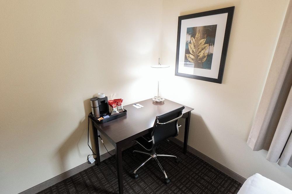 Cobblestone Inn & Suites - Sheldon photo 8