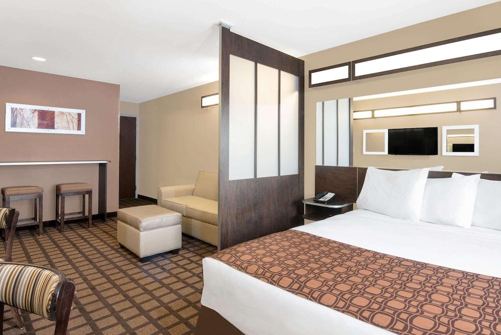 Microtel Inn & Suites by Wyndham Sidney photo 6