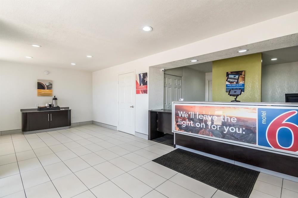 Motel 6 Fort Worth, TX - North photo 19