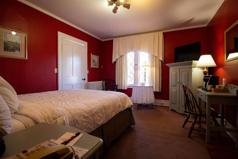 Delamater Inn photo 15