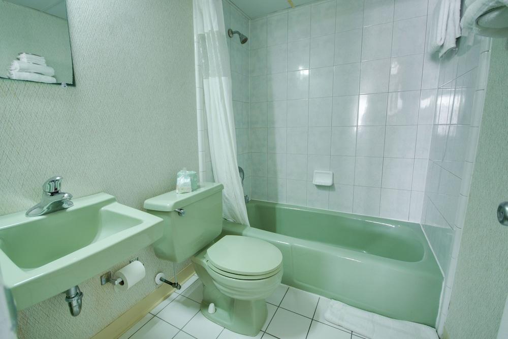 Surf Inn Suites photo 35