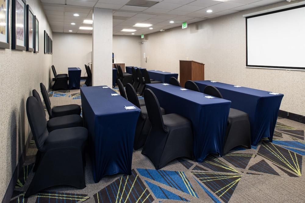 Holiday Inn Express & Suites Los Angeles Downtown West by IHG photo 40