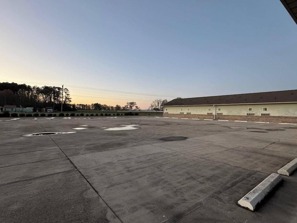 Weiss Lake Lodge photo 11