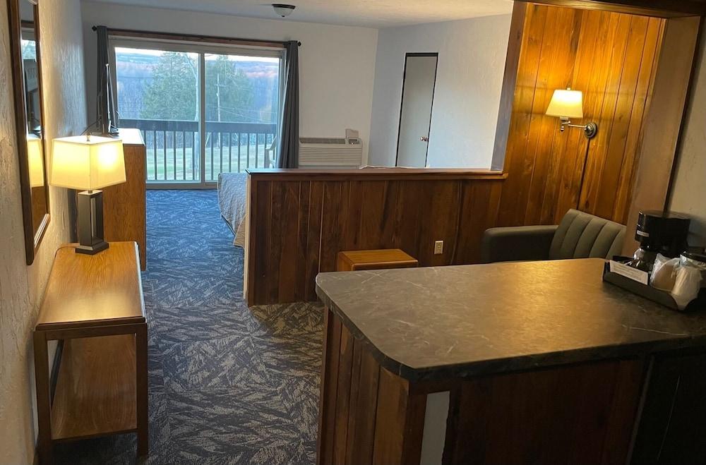 The Lodge at Indian Lake photo 5