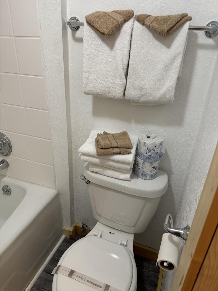 Kootenai Valley Motel photo 19