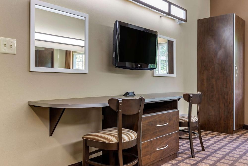 Microtel Inn & Suites By Wyndham Sylva Dillsboro Area photo 14
