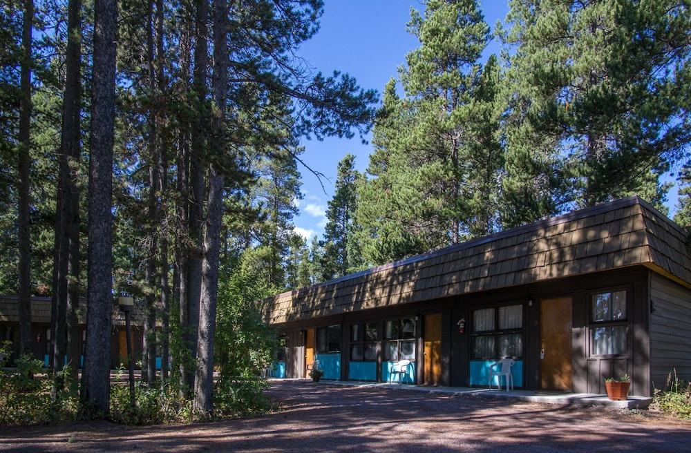 Mountain Pine Motel photo 2