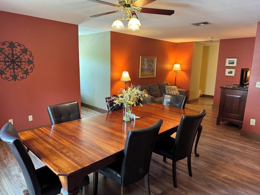 Artists Colony Inn photo 28