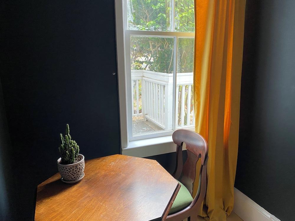 The Weller House photo 16