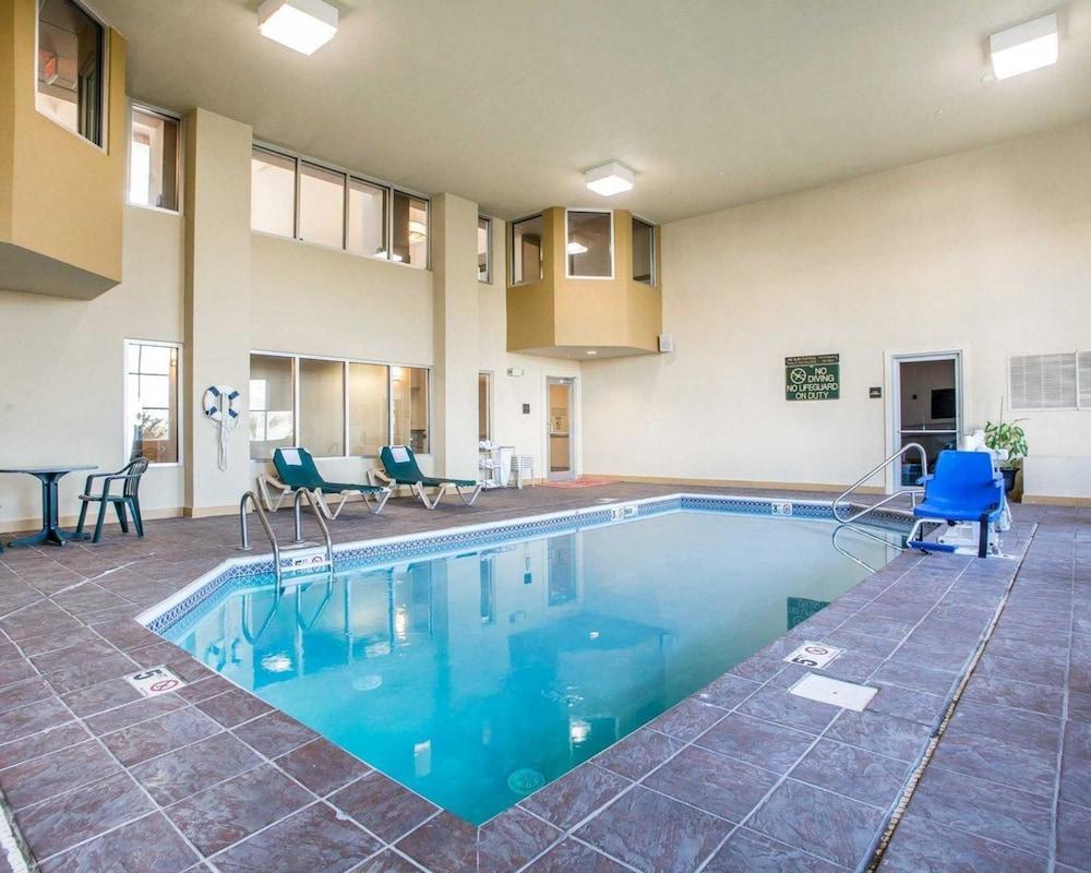 Comfort Suites Springfield I-70 photo 81