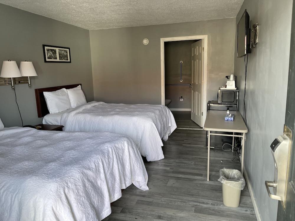 COVERED BRIDGE INN & SUITES photo 4
