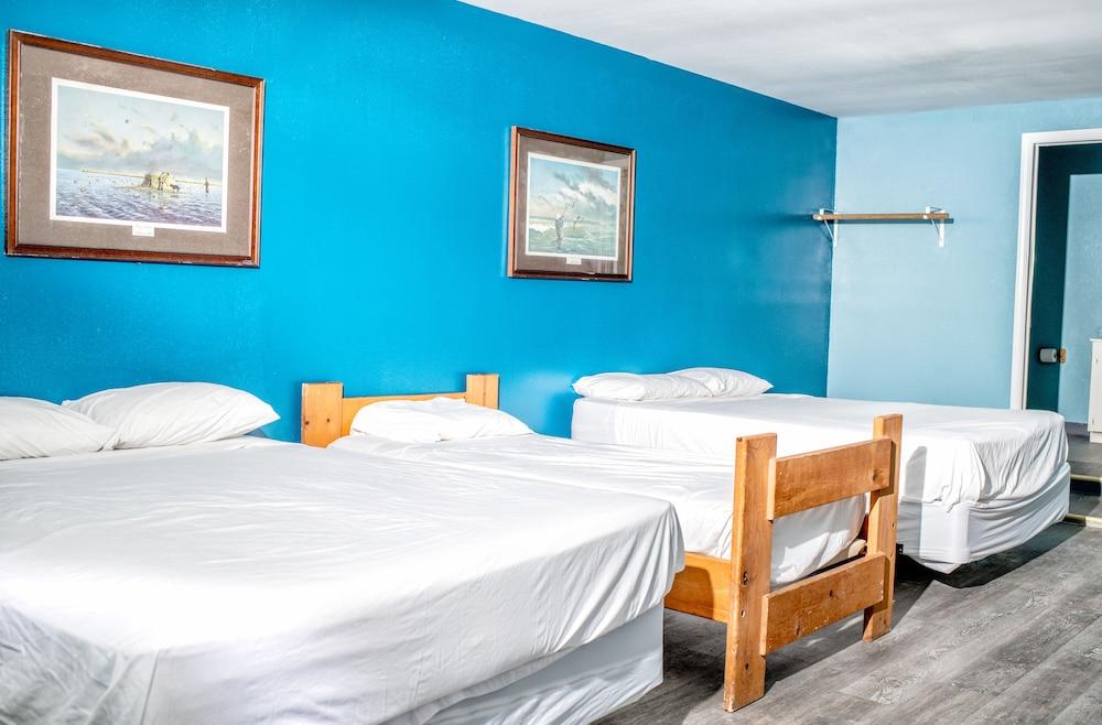 Captain Quarters Motel photo 23