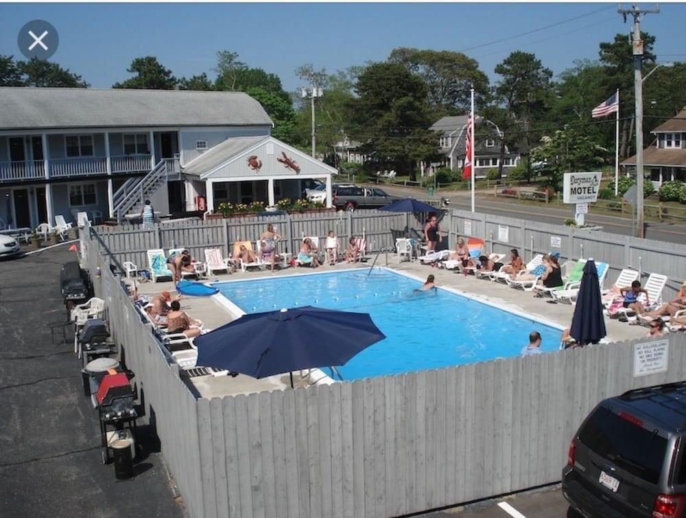 Doryman Motel photo 23