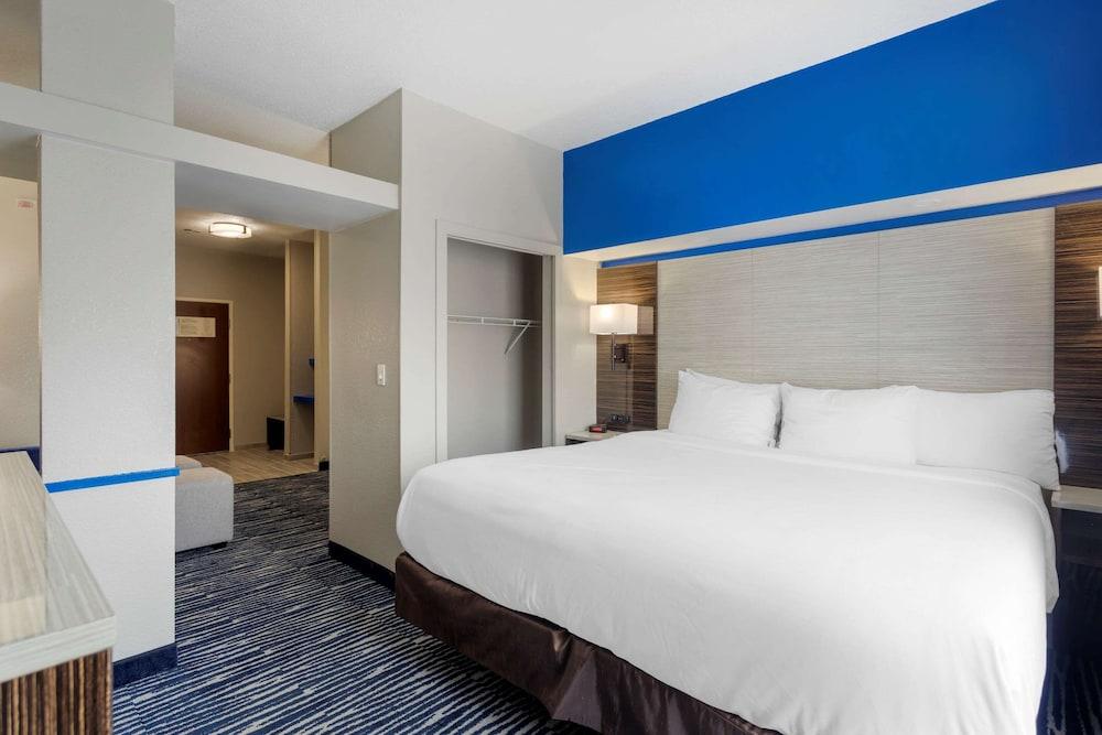 Comfort Inn & Suites Memphis East photo 18