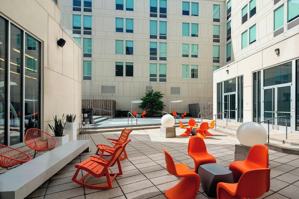 Aloft Milwaukee Downtown photo 64
