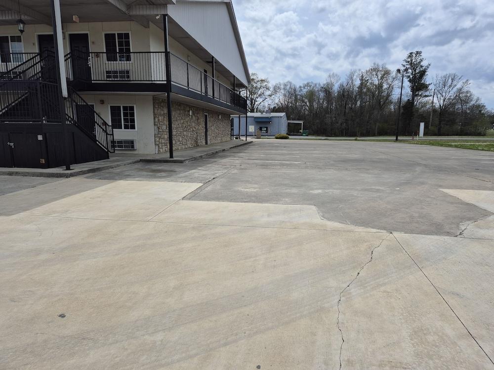General Bragg Inn & Suites Chickamauga photo 31