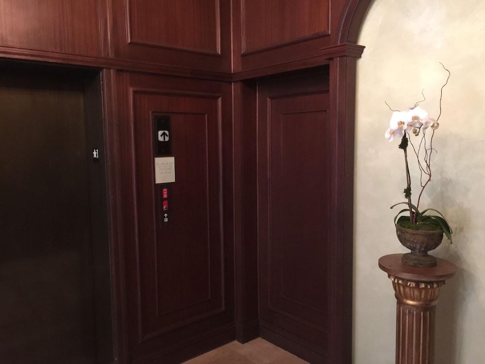LYX Suites at Merrick Park in Coral Gables photo 23